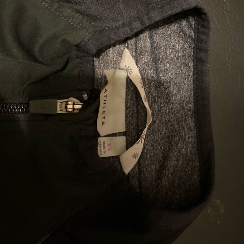 Athleta Size Extra Small Workout Jacket - image 4